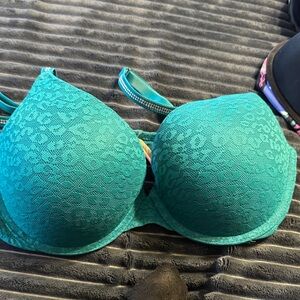 Victoria's Secret Vibrant Teal Lace Bra